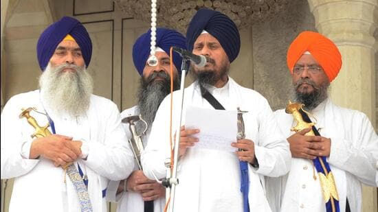 Akal Takht acting jathedar Giani Harpreet Singh pronouncing the Sikh clergy’s decision in the case of distortion of Gurbani, in Amritsar on Tuesday. (Sameer Sehgal/HT)