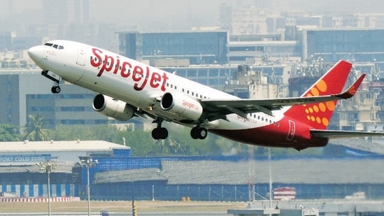 On Sunday, the Mumbai-Durgapur SpiceJet flight encountered severe turbulence during its descent phase. (File Photo)
