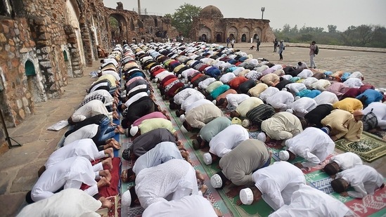 Delhi's Ferozshah Kotla Mosque witnessed less turnout as devotees had to pay Rs. 25 to enter the mosque and offer namaz.(HT Photo/Raj K Raj)