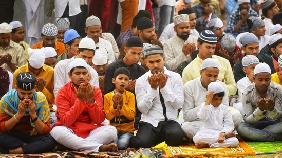 Muslims all over the globe offer prayers on the occasion of Eid-ul-Fitr, which is being observed today, May 3. The festival marks the end of the Islamic holy month of Ramzan.(HT Photo/Raj K Raj)