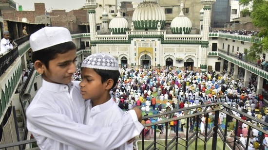 Muslims greet each other and offer prayers on the occasion of Eid Ul-fitr at Jama Masjid Grounds in Sector 20, Chandigarh.(HT Photo/Keshav Singh)