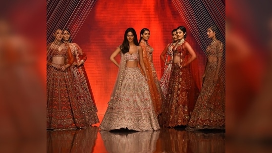 Talking about their RUMI collection, they wrote, "The RUMI collection is a traditional affair with modern touch. A creamy floral and metallic skills, presenting a refined palette of RUSTIC REDS and summer sequins hand crafted beautifully.."(Instagram/@_vaanikapoor_)