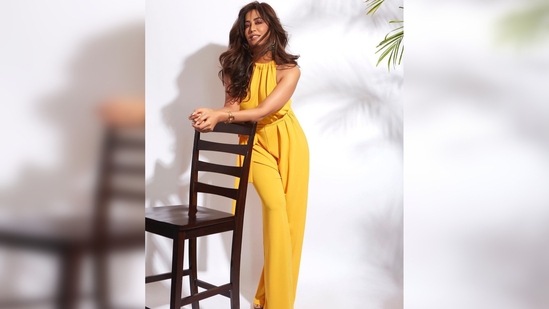 Chitrangda Singh's look was put together by celebrity stylist Eshaa Amiin.(Instagram/@chitrangda)