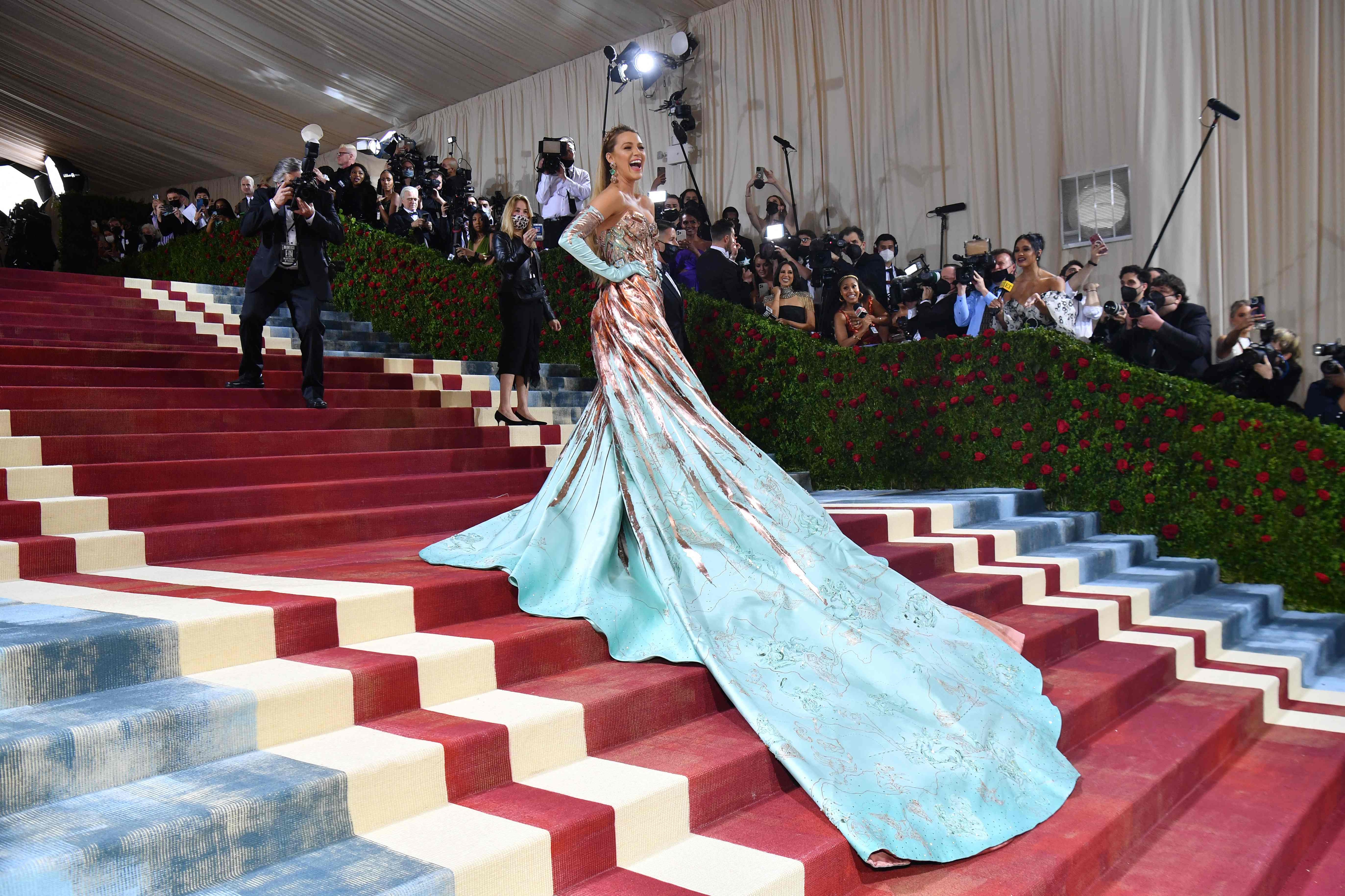US actress Blake Lively's bronze dress transformed from bronze into blue. (AFP)(AFP)