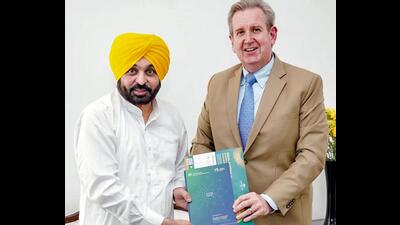 Punjab chief minister Bhagwant Mann with Australia's High Commissioner to India, Barry O'Farrell during a discussion on various issues of Punjab, especially in the field of agriculture, on Wednesday. (ANI Photo/ Bhagwant Mann Twitter)