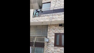 A total of five enforcement squads of PSPCL raided the residential areas — Sarita Vihar, Aashiana Colony, Smart City, Krishna Enclave and Jassian Road — under Agar Nagar division in Ludhiana. “Since the power crisis is deepening, we are going to expedite our raids and book violators for power theft,” an officer said. (HT PHOTO) A total of five enforcement squads of PSPCL raided the residential areas — Sarita Vihar, Aashiana Colony, Smart City, Krishna Enclave and Jassian Road — under Agar Nagar division in Ludhiana. “Since the power crisis is deepening, we are going to expedite our raids and book violators for power theft,” an officer said. (HT PHOTO)