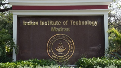 The Computer Science courses that can be accesses on the portal nsm.iitm.ac.in/cse/ are on programming, Data Structures, Computer Organisation and Algorithms. (Hand out)