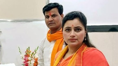 Navneet Rana and Ravi Rana. (ANI) Navneet Rana and Ravi Rana. (ANI)