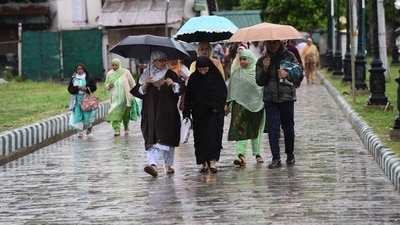 Widespread rain and thundershowers in Jammu and Kashmir brought the mercury down. Overall, the weather will remain erratic till Thursday due to a western disturbance, said a MeT official. (Waseem Andrabi/HT) Widespread rain and thundershowers in Jammu and Kashmir brought the mercury down. Overall, the weather will remain erratic till Thursday due to a western disturbance, said a MeT official. (Waseem Andrabi/HT)
