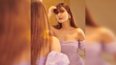 Fatima Sana Shaikh looks in the mirror and fixes her fringes while locking her eyes to the lens. (Instagram/@fatimasanashaikh) Fatima Sana Shaikh looks in the mirror and fixes her fringes while locking her eyes to the lens. (Instagram/@fatimasanashaikh)