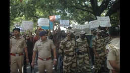 FTII students protest during minister Anurag Thakur’s visit on Thursday. (HT PHOTO)