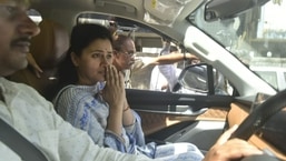 Maharashtra independent MP Navneet Rana walks out of Byculla Jail in Mumbai on Thursday, May 5, 2022. (HT photo by Anshuman Poyrekar)
