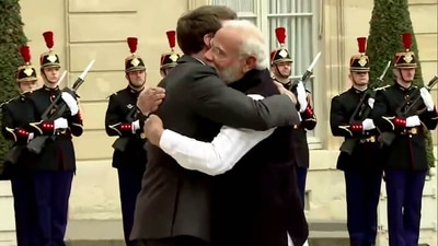 Prime Minister Narendra Modi receives a warm welcome from French President Emmanuel Macron at Elysee Palace in Paris on Wednesday. (ANI) Prime Minister Narendra Modi receives a warm welcome from French President Emmanuel Macron at Elysee Palace in Paris on Wednesday. (ANI)