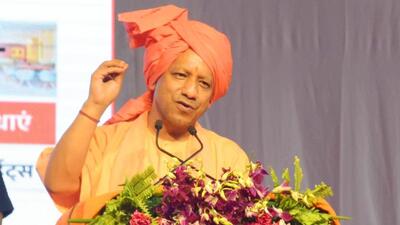 Uttar Pradesh chief minister Yogi Adityanath addressing a gathering after handing over the keys of Alaknanda hotel in Haridwar to chief minister Pushkar Singh Dhami (HT Photo/Rameshwar Gaur) Uttar Pradesh chief minister Yogi Adityanath addressing a gathering after handing over the keys of Alaknanda hotel in Haridwar to chief minister Pushkar Singh Dhami (HT Photo/Rameshwar Gaur)