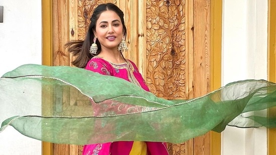 Hina Khan aces ‘Kashmir ki kali’ vibes in <span class='webrupee'>₹</span>14k rani pink kurta, yellow sharara&nbsp;(Instagram/realhinakhan)