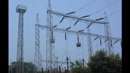 Rotational load shedding was imposed on emergency basis in Navi Mumbai on Thursday. Kharghar, Nerul, Belapur, Koparkhairane, Bonkode, Mahape and Turbhe faced electricity cuts. (For representational purposes only) (HT FILE PHOTO)