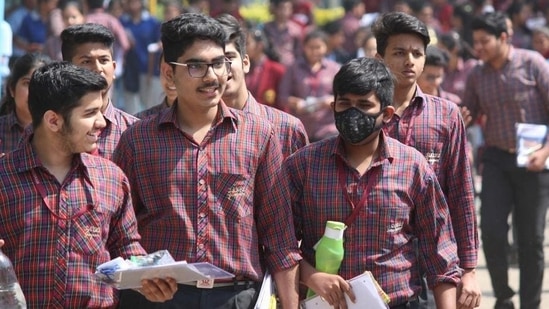 ISC Term 2 Economics Exam 2022 today, check exam day guidelines here(Yogendra Kumar/HT PHOTO)