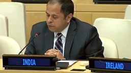 Pratik Mathur, conselheiro da Missão Permanente da Índia nas Nações Unidas, fala na reunião do CSNU sobre a Ucrânia.