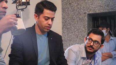 Deepak (left) quit his ₹2,00,000 per month corporate job to oversee and streamline CarryMinati’s (right) business as his partner/manager Deepak (left) quit his ₹2,00,000 per month corporate job to oversee and streamline CarryMinati’s (right) business as his partner/manager