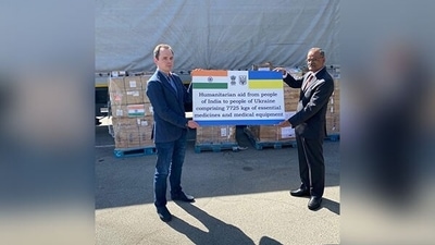 Ambassador of India to Ukraine Harsh Kumar Jain and H.E Oleksii Yaremenko, deputy Minister of health Ukraine. (Twitter/ IndianUkraine)