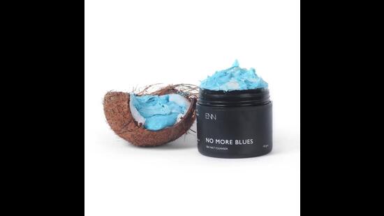 The No More Blues Oil Control face cleanser by ENN is an excellent solution to clean pores, sooth irritation and calm the skin