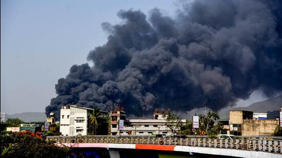 Navi Mumbai: Smoke billows from a fire in a chemical factory in Navi Mumbai on Friday, (PTI) Navi Mumbai: Smoke billows from a fire in a chemical factory in Navi Mumbai on Friday, (PTI)