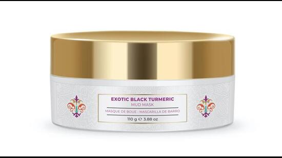 The Exotic Black Turmeric Mask by NOURISH MANTRA has a traditional formula which absorbs impurities from the skin