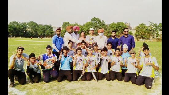 The Guru Nanak Public School’s boys team that won the 9th sub-junior district baseball championship on Friday. (HT Photo)