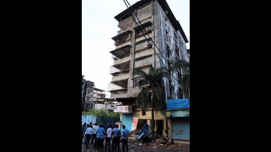 The Ulhasnagar Municipal Corporation has listed 134 buildings in its vicinity as dangerous this year following a survey in the city. (For representational purposes only) (HT FILE PHOTO)