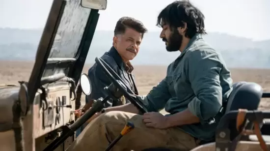 Anil Kapoor and Harsh Varrdhan Kapoor in a still from Thar.