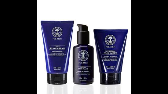 The certified organic facial care range from NEAL’S YARD REMEDIES help purify, clean, and smoothen the skin