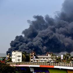 Navi Mumbai: Smoke billows from a fire in a chemical factory in Navi Mumbai on Friday, (PTI) Navi Mumbai: Smoke billows from a fire in a chemical factory in Navi Mumbai on Friday, (PTI)
