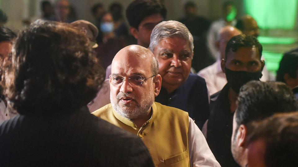 Union home minister Amit Shah interacts with a singer during an event of the Ministry of Tourism, at Victoria Memorial in Kolkata, Friday (PTI) Union home minister Amit Shah interacts with a singer during an event of the Ministry of Tourism, at Victoria Memorial in Kolkata, Friday (PTI)