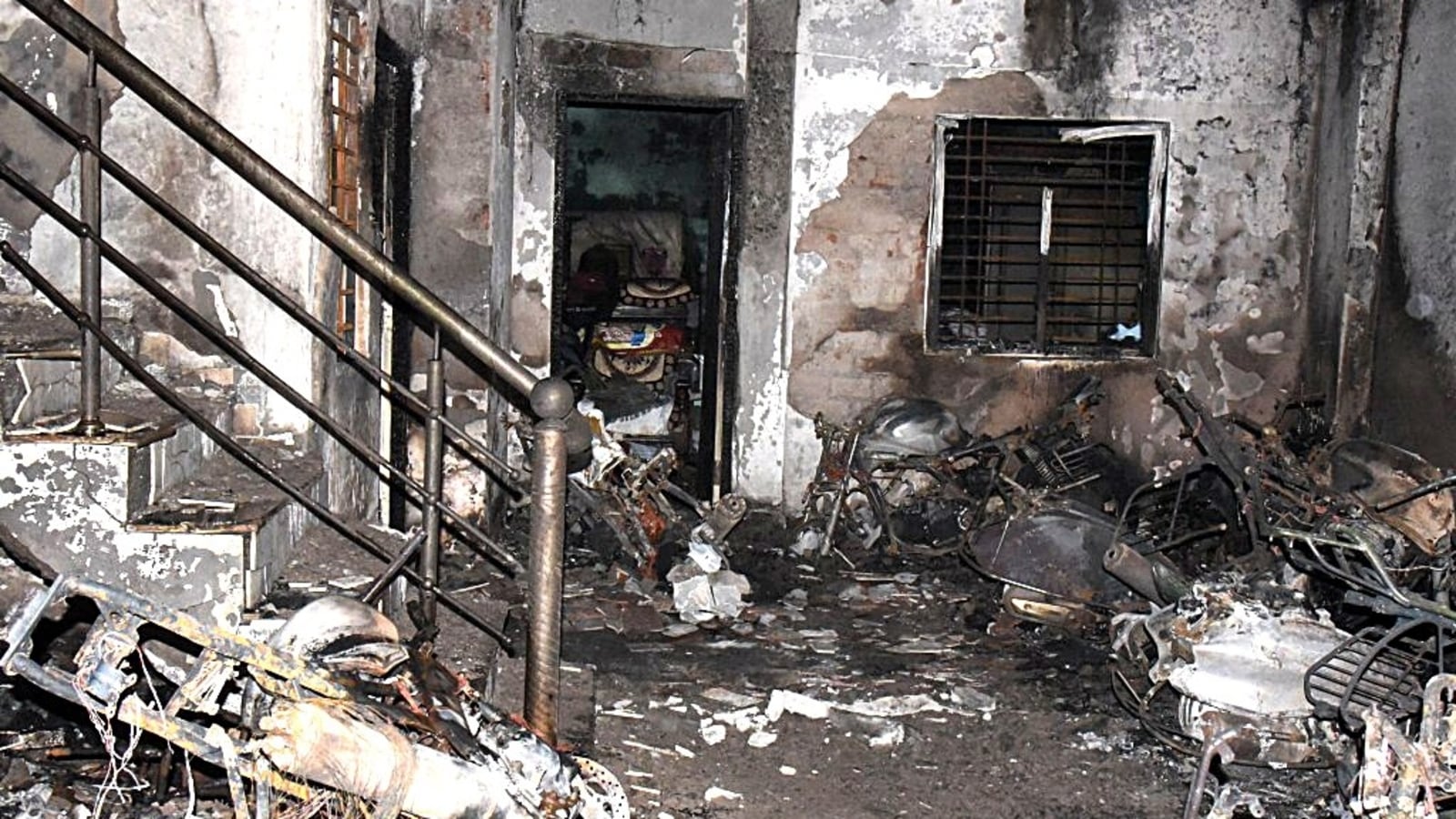 Indore: 7 die in fire after man sets ex-partner’s scooter ablaze ...