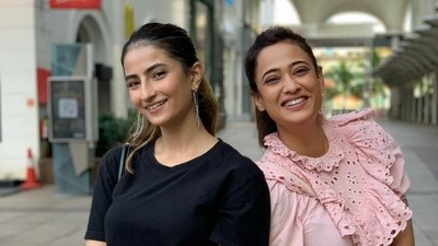 Palak Tiwari is the daughter of Shweta Tiwari. Palak Tiwari is the daughter of Shweta Tiwari.