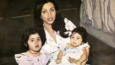 Dimple Kapadia with her daughters Twinkle and Rinkie Khanna. Dimple Kapadia with her daughters Twinkle and Rinkie Khanna.