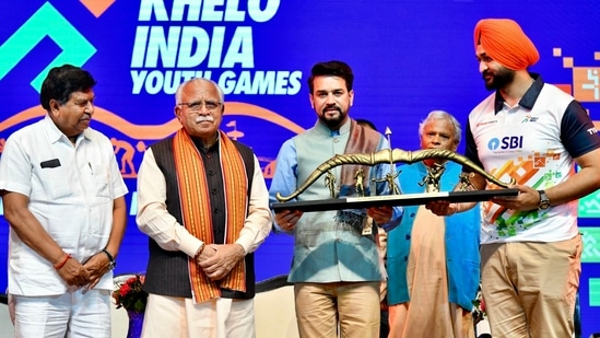 Union minister Anurag Thakur along with Haryana chief minister Manohar Lal Khattar at the launch of Khelo India Youth Games &nbsp;logo, anthem and mascot in Panchkula, Haryana.(Twitter/Anurag Thakur)