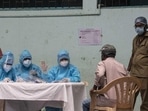 Delhi reported 1,422 fresh infections and no deaths due to the virus on Sunday.(HT File) Delhi reported 1,422 fresh infections and no deaths due to the virus on Sunday.(HT File)