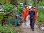 Cyclone Asani: NDRF and police personnel at low lying areas of fishermen village, ahead of the landfall of Cyclone Asani, in Andaman and Nicobar Islands.&nbsp;(PTI)
