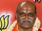 Sri Rama Sene chief Pramod Muthalik on Sunday said the playing of Hanuman Chalisa or Suprabhata or Omkara or devotional songs will commence at over 1,000 temples in Karnataka at 5 AM from May 9