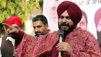 Congres leader Navjot Singh Sidhu says he will meet Punjab CM Bhagwant Mann at 5:15pm in Chandigarh on Monday. (ANI) Congres leader Navjot Singh Sidhu says he will meet Punjab CM Bhagwant Mann at 5:15pm in Chandigarh on Monday. (ANI)
