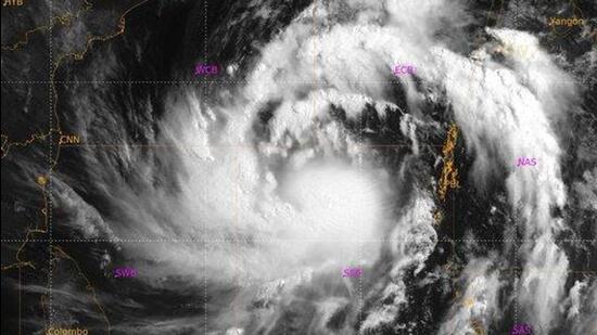 Zyklon Asani wird sich voraussichtlich am Sonntag um 17.30 Uhr zu einem schweren Wirbelsturm verstärken.