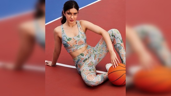 Shanaya Kapoor captioned her post, "Werk your workout in @labelritukumar Active Wear – it’s high-tech, stretchable and super chic!"(Instagram/@shanayakapoor02)