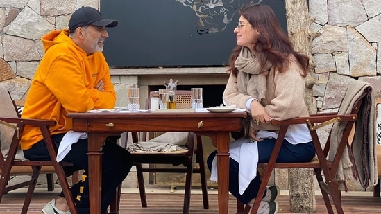 Twinkle Khanna and Akshay Kumar have been married for over 21 years. 