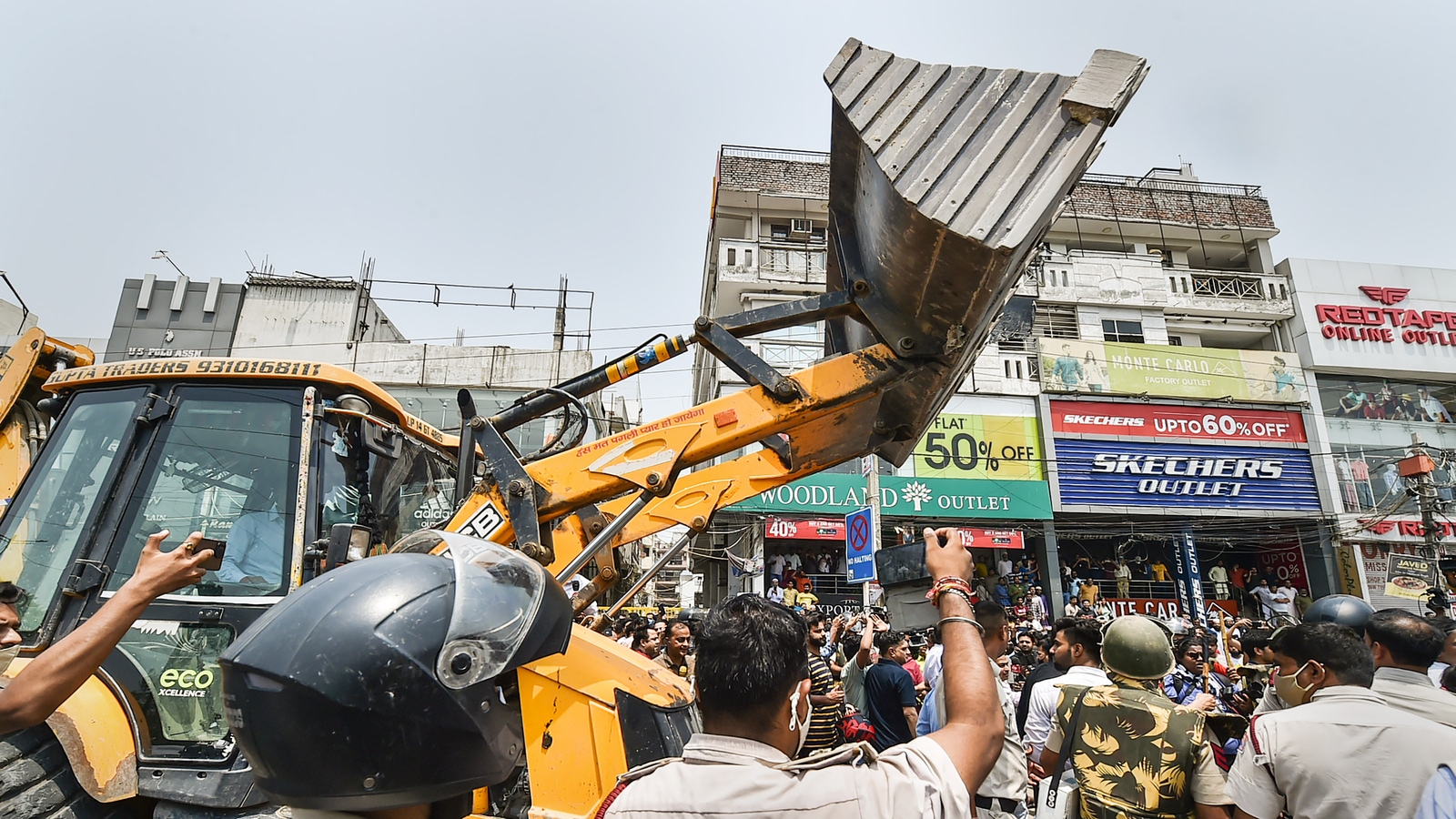 Bulldozers in Delhi's Shaheen Bagh, uproar pauses anti-encroachment drive