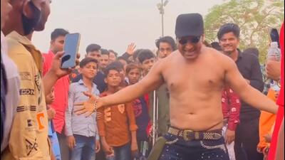 The actor, who is a lookalike of Bollywood star Salman Khan was handed a challan for breach of peace by cops from the Thakurganj police station. (SOURCED.)