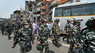 New Delhi: Security persoonel during an anti-encroachment drive by Municipal Corporation of Delhi (MCD), at Shaheen Bagh in New Delhi.&nbsp; (PTI)
