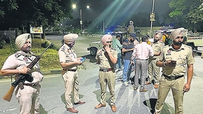 Punjab Police cordoned off the area after a minor explosion was reported at the Punjab Police Intelligence Headquarters in sector 77, SAS Nagar (Mohali), Punjab, on Monday. (Keshav Singh/HT photo) Punjab Police cordoned off the area after a minor explosion was reported at the Punjab Police Intelligence Headquarters in sector 77, SAS Nagar (Mohali), Punjab, on Monday. (Keshav Singh/HT photo)