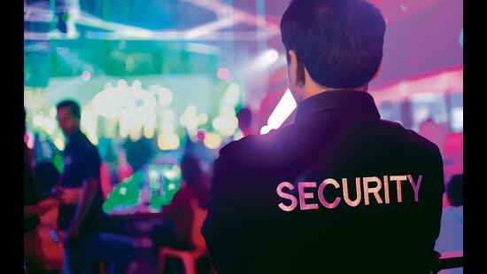 While diners argue that the staff is inept at dealing with a crisis of this degree, restaurateurs assure that their teams are instructed to be cordial, but guests tend to get unruly at times (Photo: Shutterstock)