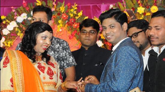 Acid attack surviour Pramodini Raul (Rani) got engaged to Saroj in Lucknow in 2018. They got married last year (HT File Photo/Dheeraj Dhawan)